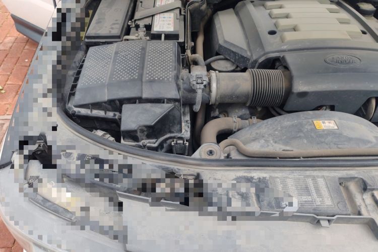 Used Land Rover Range Sport 2005 Sports Edition V8 4.4 Engine Bay Right