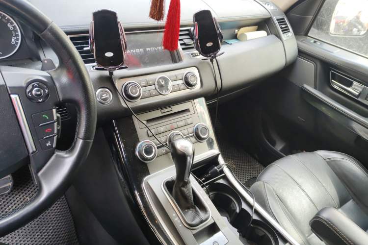 Used Land Rover Range Sport 2010 5.0 SC V8 HSE Audio And AC Panel