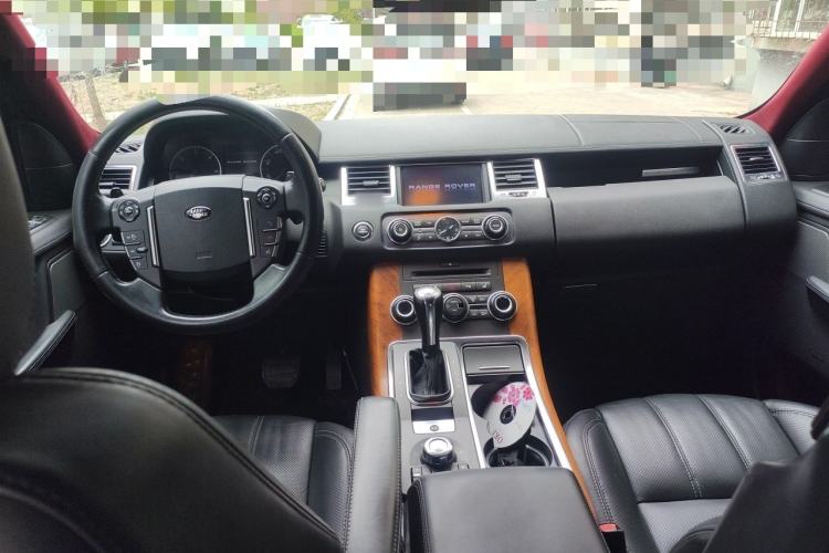 Used Land Rover Range Sport 2010 3.0 TDV6 HSE Diesel Edition Center Console