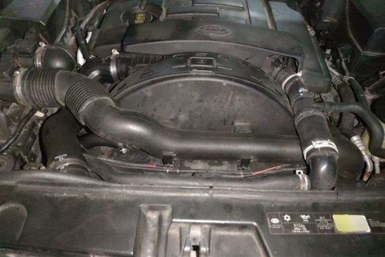Used Land Rover Range Sport 2010 3.0 TDV6 HSE Diesel Edition Engine Bay