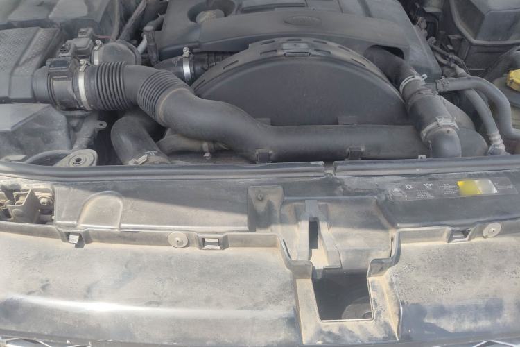 Used Land Rover Range Sport 2010 3.0 TDV6 HSE Diesel Edition Engine Bay