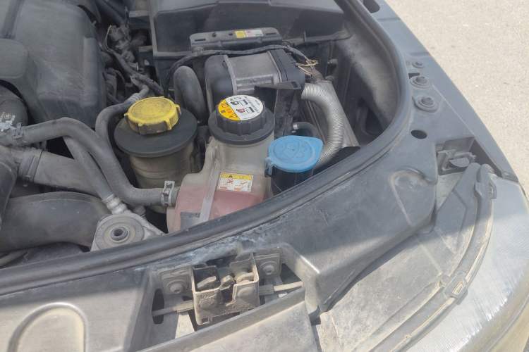 Used Land Rover Range Sport 2010 3.0 TDV6 HSE Diesel Edition Engine Bay Left