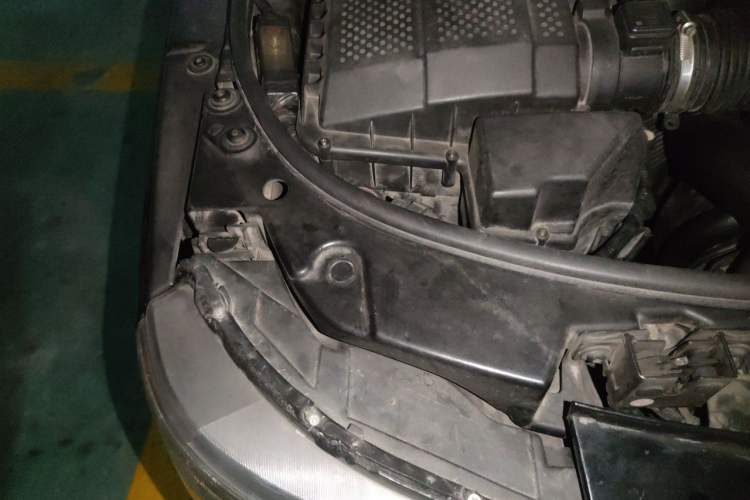 Used Land Rover Range Sport 2010 3.0 TDV6 HSE Diesel Edition Engine Bay Right