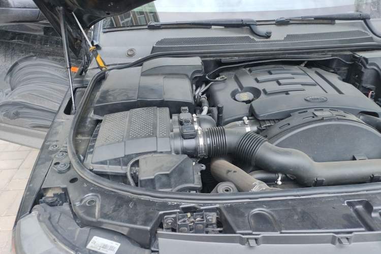 Used Land Rover Range Sport 2010 3.0 TDV6 HSE Diesel Edition Engine Bay Right
