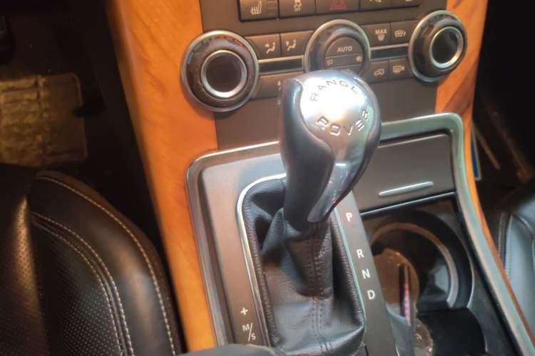 Used Land Rover Range Sport 2010 5.0 SC V8 HSE Gear Lever