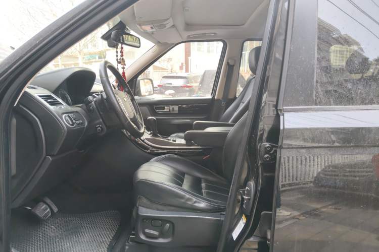 Used Land Rover Range Sport 2010 5.0 SC V8 HSE Left Front Seat