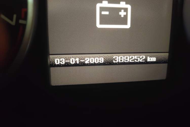 Used Land Rover Range Sport 2010 5.0 SC V8 HSE Odometer Close Up