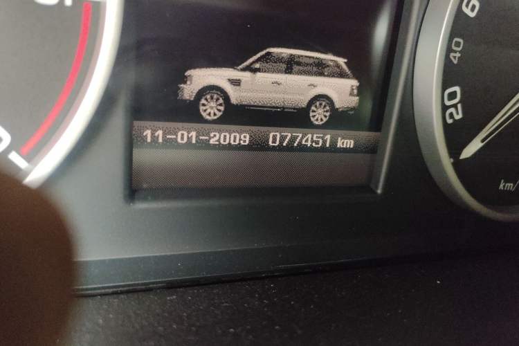 Used Land Rover Range Sport 2010 3.0 TDV6 HSE Diesel Edition Odometer Close Up