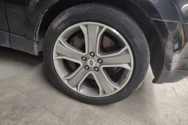 Used Land Rover Range Sport 2010 5.0 SC V8 HSE Right Front Wheel Hub