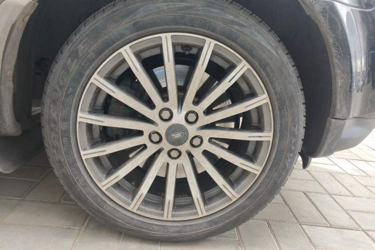 Used Land Rover Range Sport 2010 3.0 TDV6 HSE Diesel Edition Right Front Wheel Hub