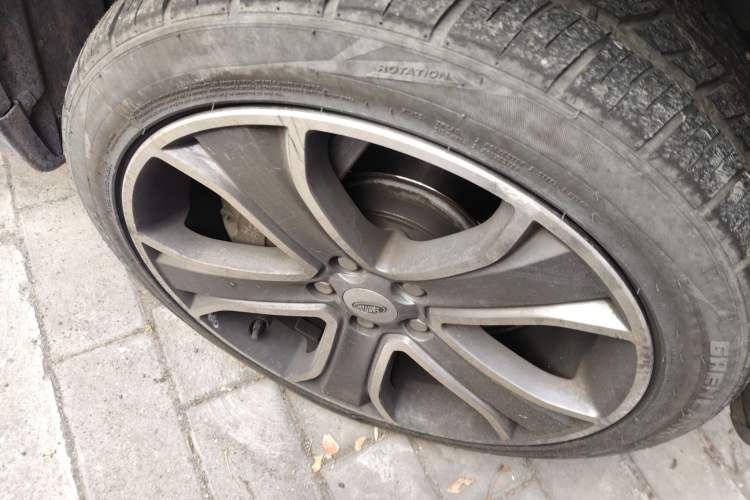 Used Land Rover Range Sport 2010 5.0 SC V8 HSE Right Front Wheel Hub