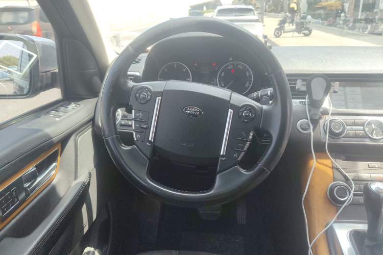 Used Land Rover Range Sport 2010 3.0 TDV6 HSE Diesel Edition Steering Wheel
