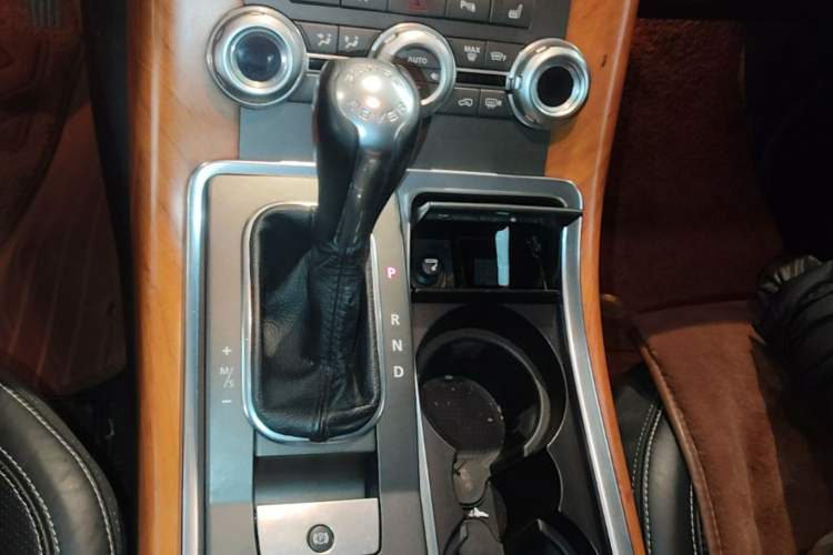 Used Land Rover Range Sport 2010 5.0 SC V8 HSE Gear Lever