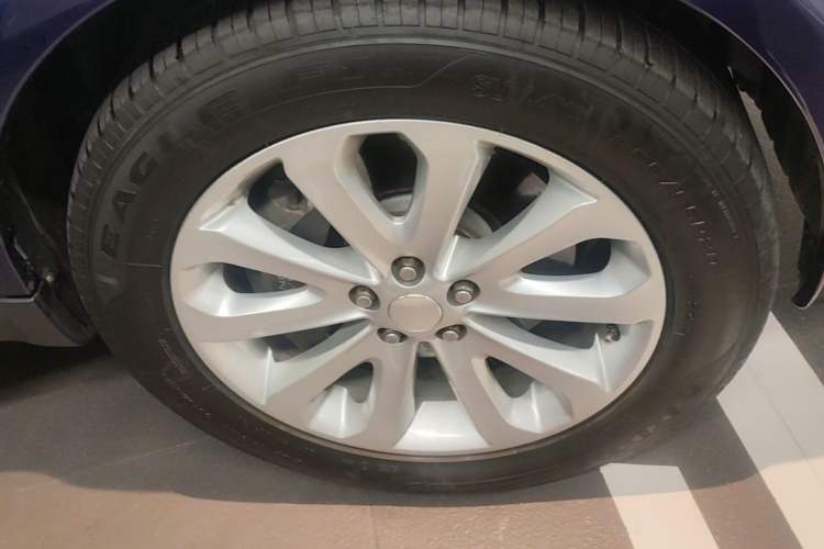 Used Land Rover Range Sport 2010 5.0 SC V8 HSE Right Front Wheel Hub