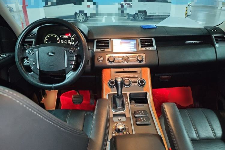Used Land Rover Range Sport 2010 5.0 NA V8 HSE Center Console