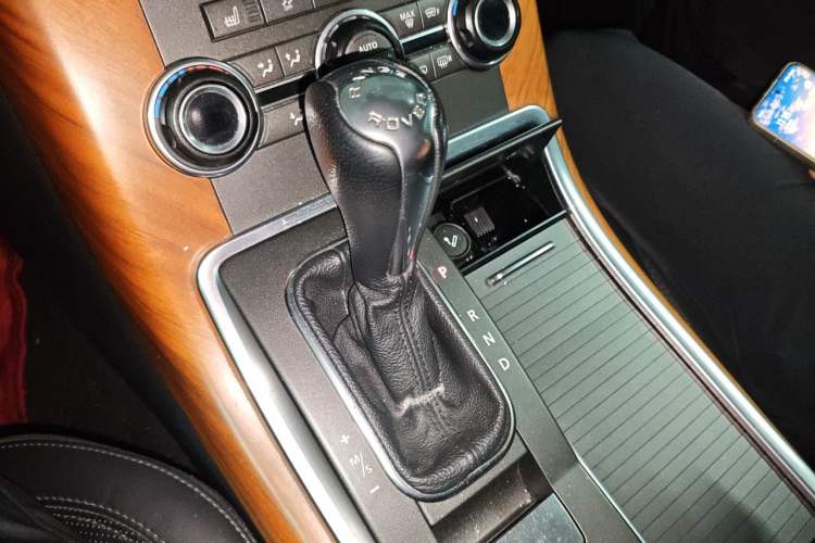 Used Land Rover Range Sport 2010 5.0 NA V8 HSE Gear Lever