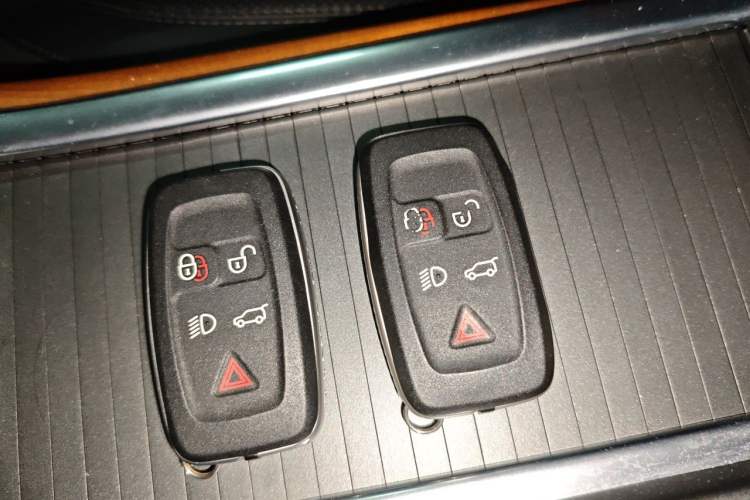 Used Land Rover Range Sport 2010 5.0 NA V8 HSE Vehicle Key