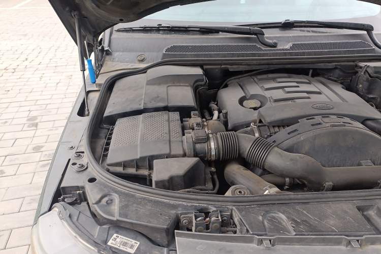 Used Land Rover Range Sport 2010 3.0 TDV6 HSE Diesel Edition Engine Bay Right
