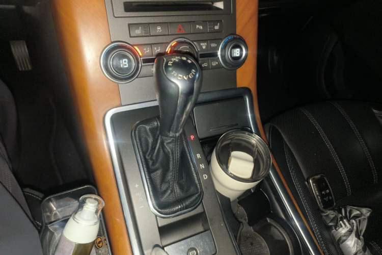 Used Land Rover Range Sport 2010 3.0 TDV6 HSE Diesel Edition Gear Lever