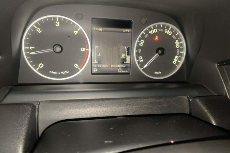 Used Land Rover Range Sport 2010 3.0 TDV6 HSE Diesel Edition Odometer Close Up