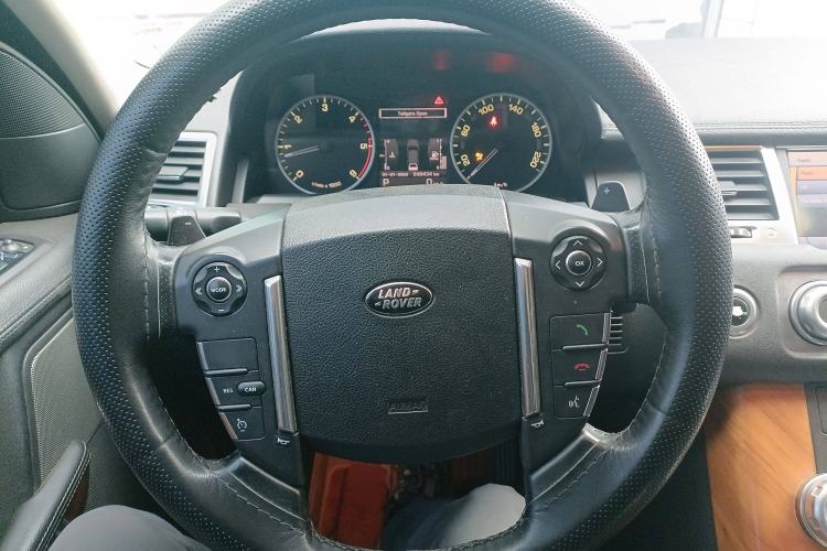 Used Land Rover Range Sport 2010 3.0 TDV6 HSE Diesel Edition Steering Wheel
