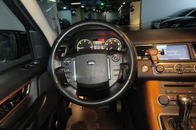Used Land Rover Range Sport 2010 3.0 TDV6 HSE Diesel Edition Steering Wheel