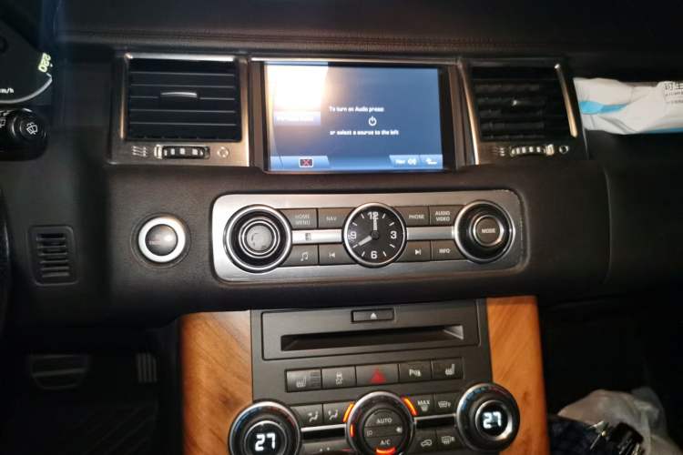 Used Land Rover Range Sport 2010 3.0 TDV6 HSE Diesel Edition Audio And AC Panel