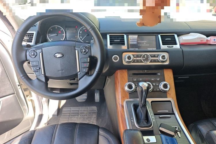 Used Land Rover Range Sport 2010 3.0 TDV6 HSE Diesel Edition Center Console