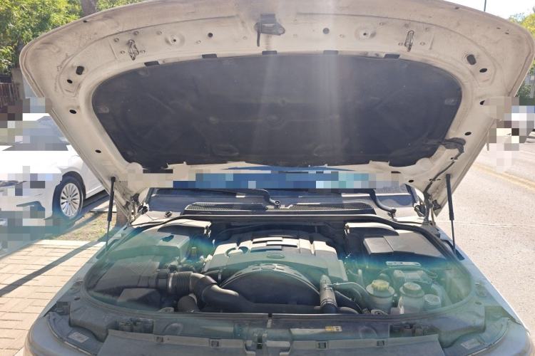 Used Land Rover Range Sport 2010 3.0 TDV6 HSE Diesel Edition Engine Bay