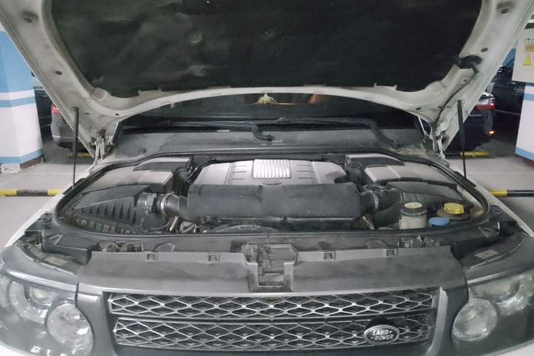 Used Land Rover Range Sport 2010 5.0 NA V8 HSE Engine Bay