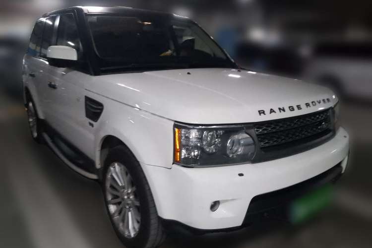 Used Land Rover Range Sport 2010 5.0 NA V8 HSE Front Right 45 Deg