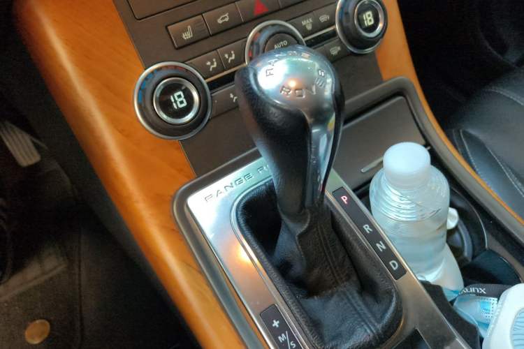 Used Land Rover Range Sport 2010 5.0 SC V8 HSE Gear Lever