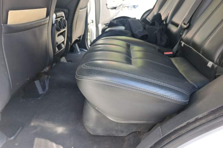 Used Land Rover Range Sport 2010 3.0 TDV6 HSE Diesel Edition Left Rear Seat