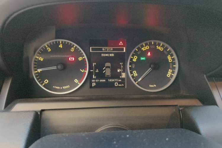 Used Land Rover Range Sport 2010 5.0 SC V8 HSE Odometer Close Up