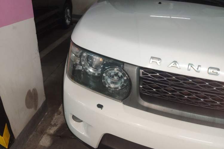 Used Land Rover Range Sport 2010 3.0 TDV6 HSE Diesel Edition Right Front Headlight