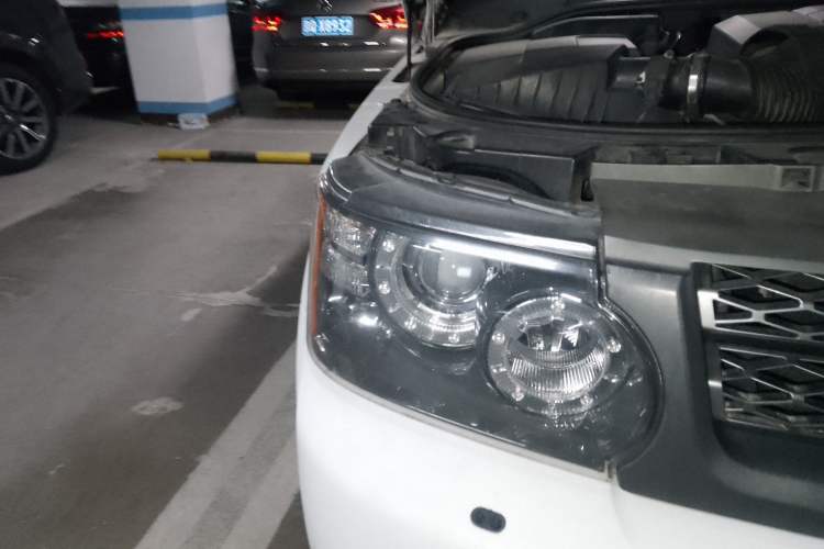Used Land Rover Range Sport 2010 5.0 NA V8 HSE Right Front Headlight
