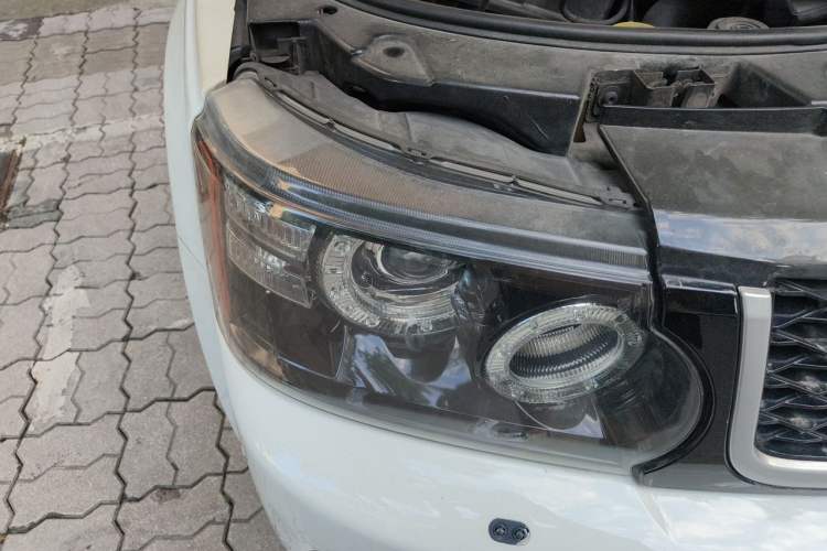 Used Land Rover Range Sport 2010 5.0 SC V8 HSE Right Front Headlight