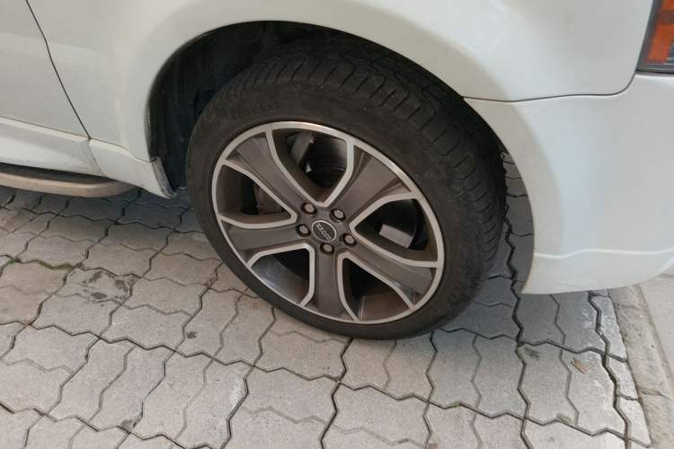 Used Land Rover Range Sport 2010 5.0 SC V8 HSE Right Front Wheel Hub