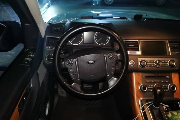 Used Land Rover Range Sport 2010 3.0 TDV6 HSE Diesel Edition Steering Wheel