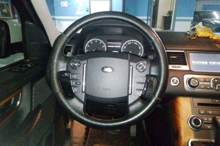 Used Land Rover Range Sport 2010 5.0 NA V8 HSE Steering Wheel