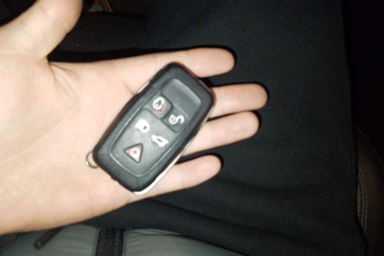 Used Land Rover Range Sport 2010 5.0 NA V8 HSE Vehicle Key