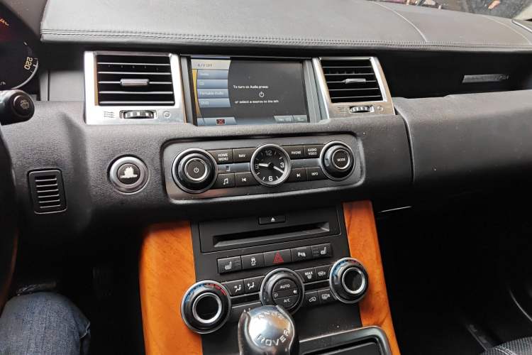 Used Land Rover Range Sport 2011 5.0 SC V8 HSE Audio And AC Panel