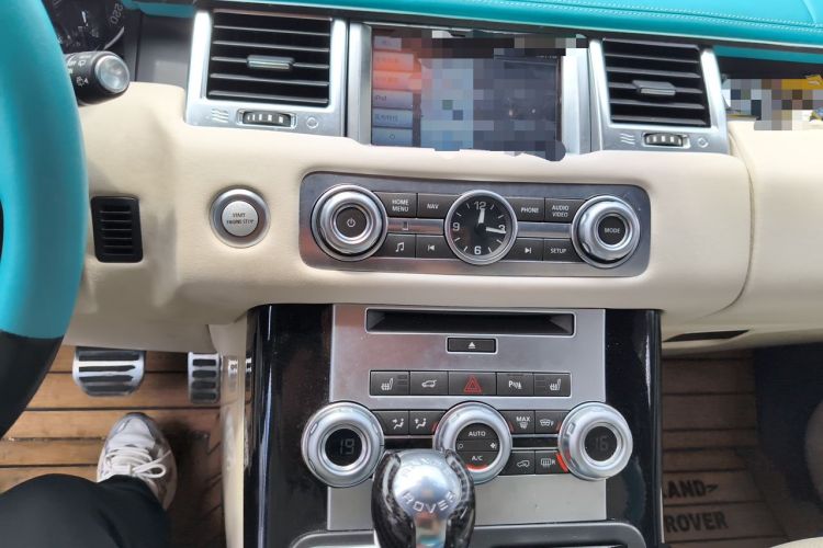 Used Land Rover Range Sport 2011 5.0 NA V8 HSE Audio And AC Panel