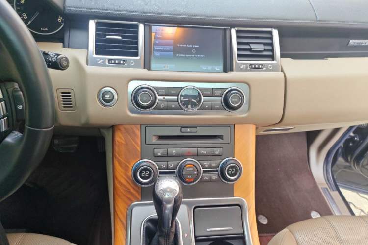 Used Land Rover Range Sport 2011 5.0 NA V8 HSE Audio And AC Panel