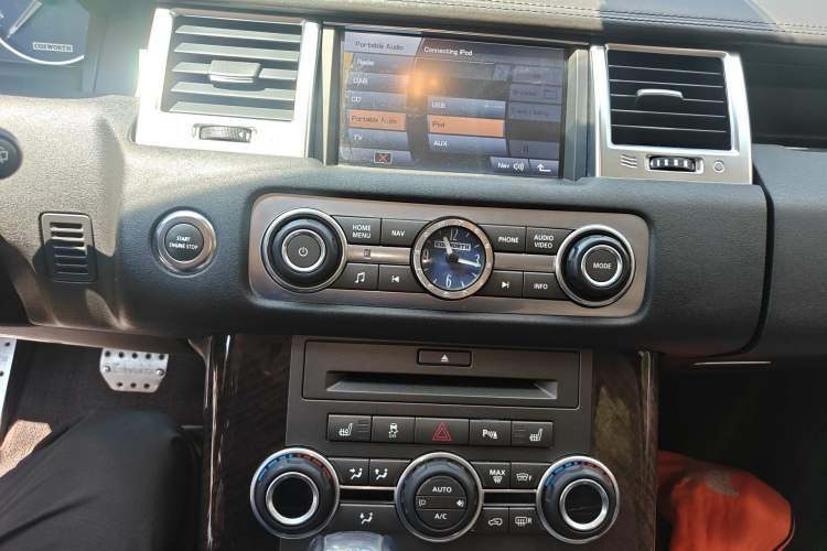 Used Land Rover Range Sport  Audio And AC Panel