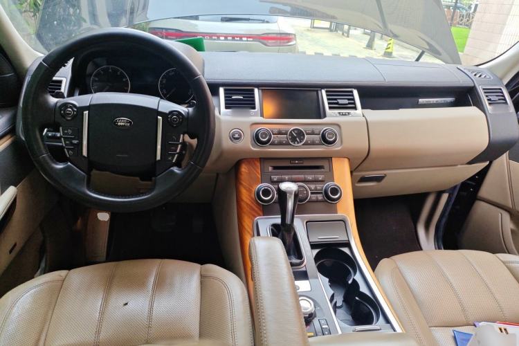 Used Land Rover Range Sport 2011 5.0 NA V8 HSE Center Console
