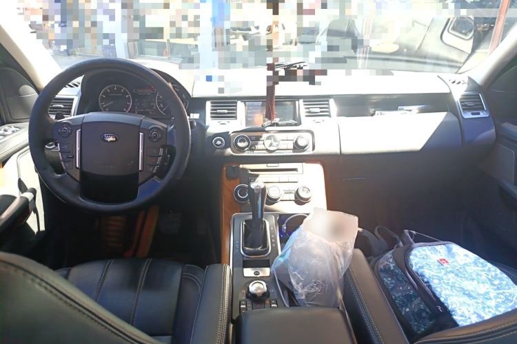 Used Land Rover Range Sport 2011 5.0 SC V8 HSE Center Console