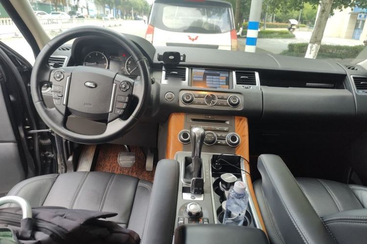 Used Land Rover Range Sport 2011 3.0 TDV6 Diesel Version Center Console
