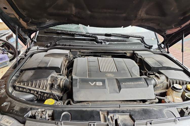 Used Land Rover Range Sport 2011 5.0 SC V8 HSE Engine Bay