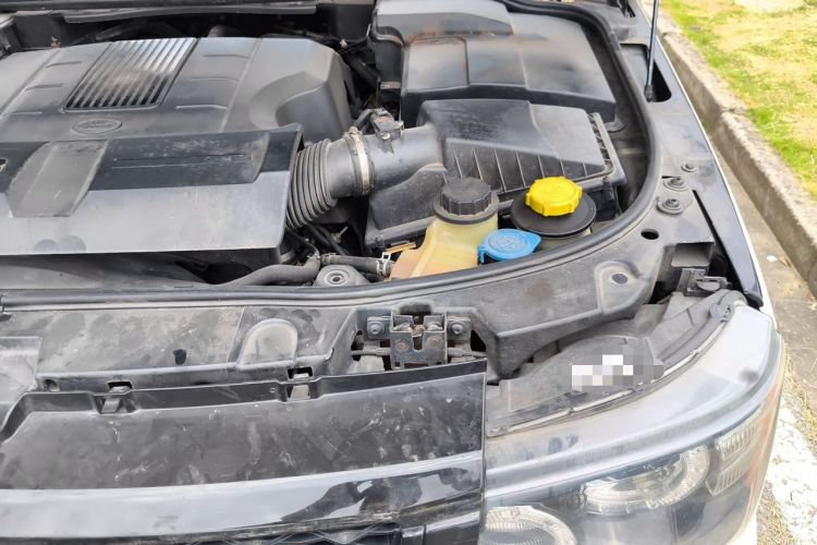 Used Land Rover Range Sport 2011 5.0 NA V8 HSE Engine Bay Left
